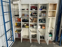 Lockerkast met inhoud - afbeelding 4 van  17