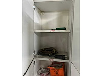 Lockerkast met inhoud - afbeelding 17 van  17