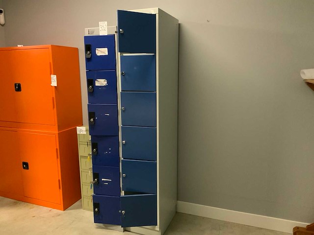 Lockerkasten (2x) - afbeelding 1 van  2