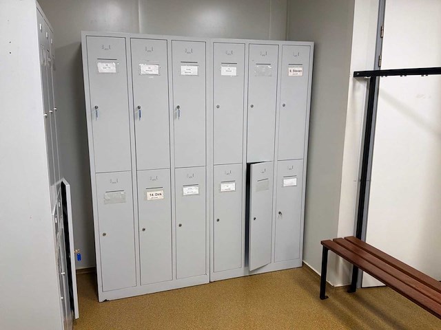 Lockerkasten en bureaus - afbeelding 1 van  6