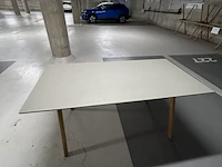 Lockerkasten met cijferslot en vergadertafels - afbeelding 3 van  4