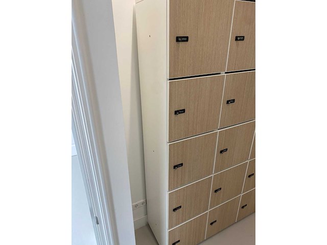 Lockerwand/ postvakken 25-deurs - met sleutel - afbeelding 10 van  14