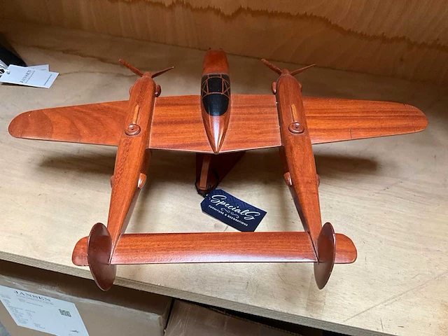 Lockheed p-38 lightning houten modelvliegtuig - afbeelding 4 van  7