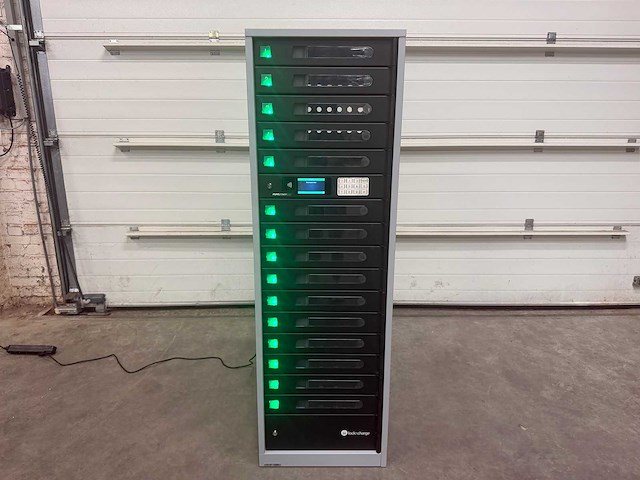 Lockncharge - fuyl tower 15 - smart locker, netwerkkluis - afbeelding 2 van  7