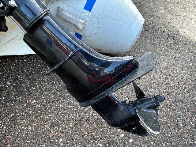Lodestar rubberboot met buitenboordmotor - afbeelding 3 van  17