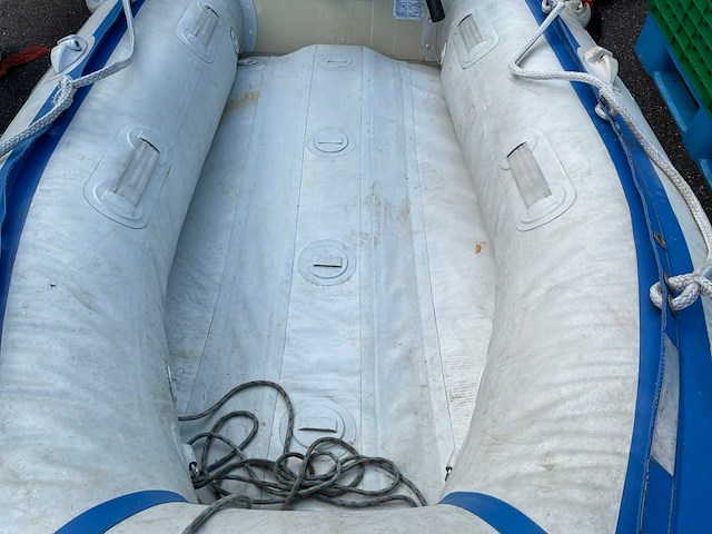 Lodestar rubberboot met buitenboordmotor - afbeelding 15 van  17
