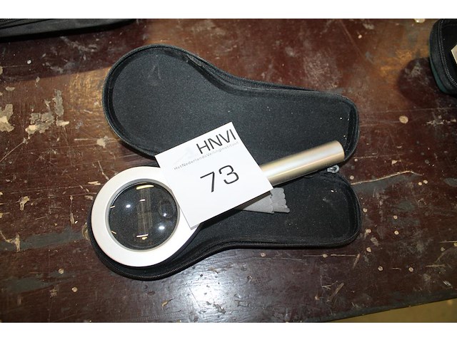 Loep met ledverlichting in etui. - afbeelding 1 van  1