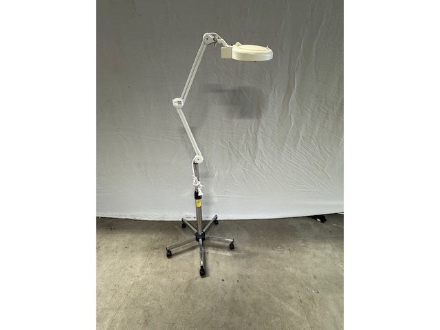 Loeplamp, 9001led, op verrijdbaar statief - afbeelding 1 van  5