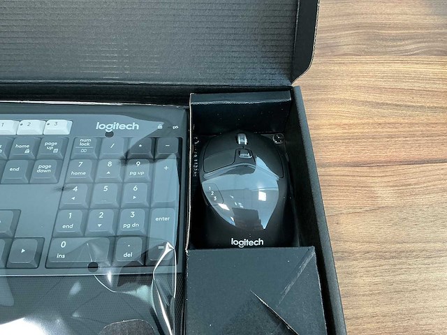 Logitech - mk850 - toetsenbord en muis - afbeelding 4 van  7