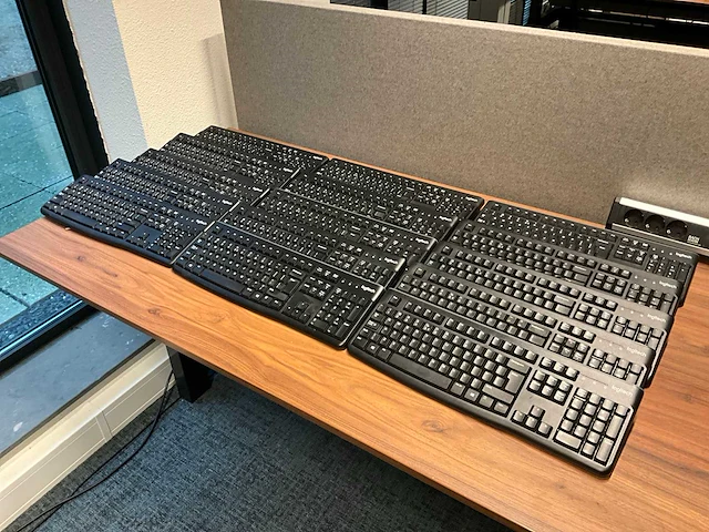 Logitech k120 toetsenbord (15x) - afbeelding 1 van  5