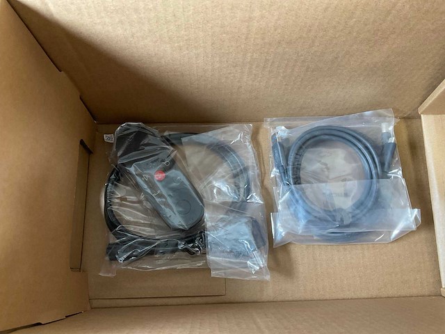 Logitech (rally-bar) all-in-one 4k video conferencing system (new) - afbeelding 5 van  5