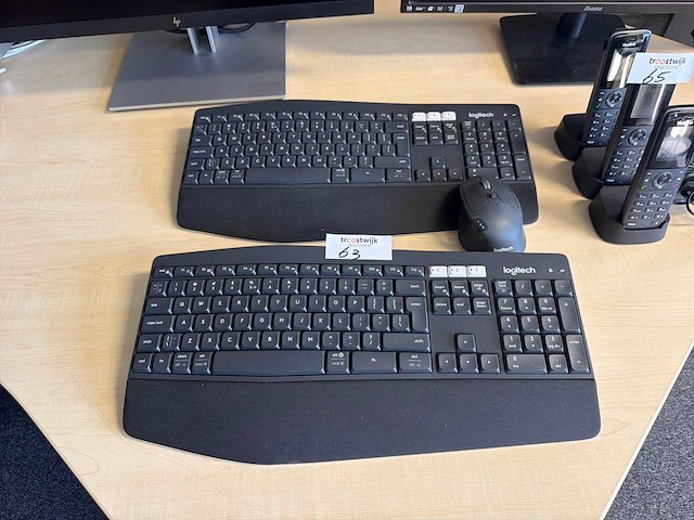 Logitech toetsenbord met 1 muis (2x) - afbeelding 1 van  3