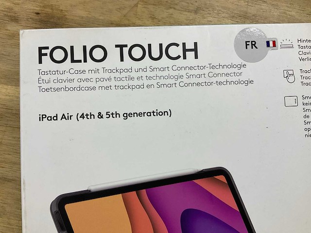 Logitech toetsenbordcase met trackpad en smart-connector technologie - afbeelding 3 van  3