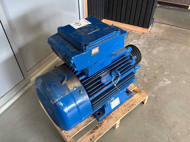 Loher elektromotor 400v - afbeelding 5 van  5