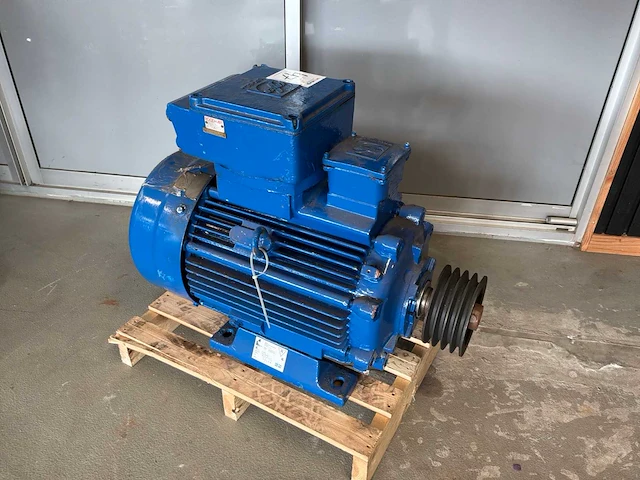 Loher elektromotor 400v - afbeelding 2 van  8