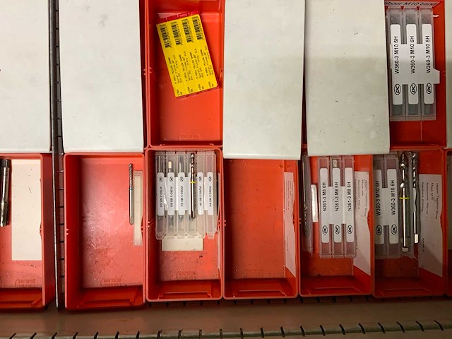 Lokoma ladekast met diverse freesgereedschap - afbeelding 3 van  59