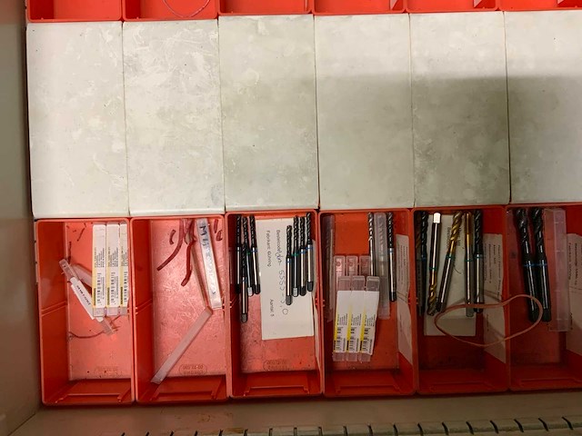 Lokoma ladekast met diverse freesgereedschap - afbeelding 7 van  59