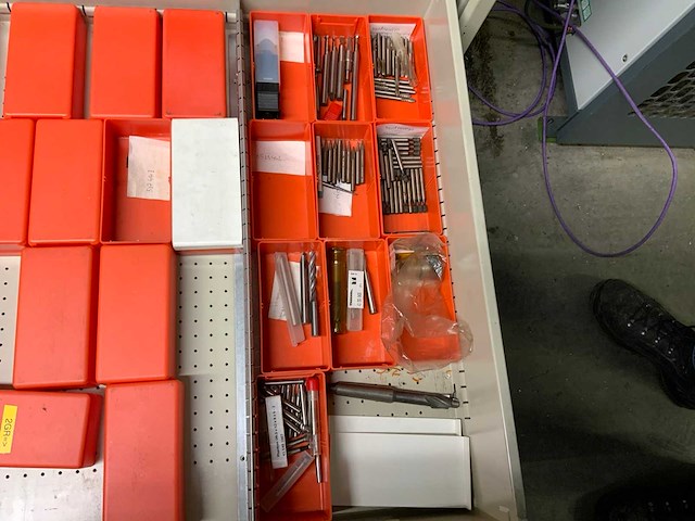 Lokoma ladekast met diverse freesgereedschap - afbeelding 9 van  59