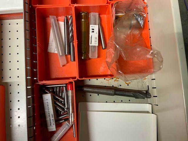 Lokoma ladekast met diverse freesgereedschap - afbeelding 11 van  59