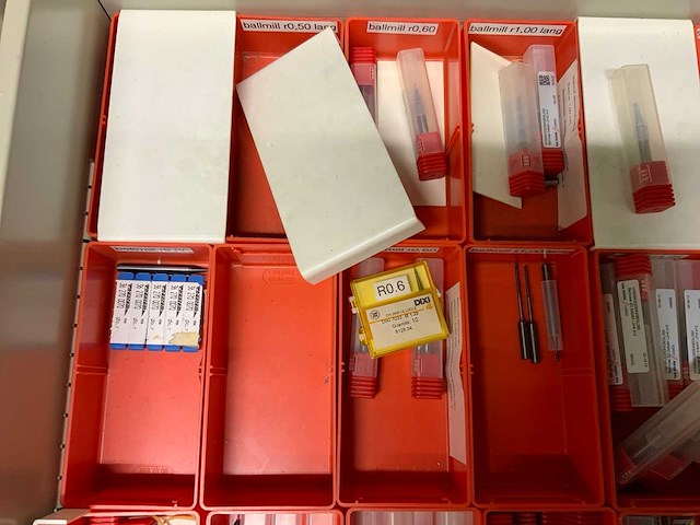 Lokoma ladekast met diverse freesgereedschap - afbeelding 15 van  59