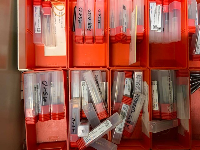 Lokoma ladekast met diverse freesgereedschap - afbeelding 16 van  59