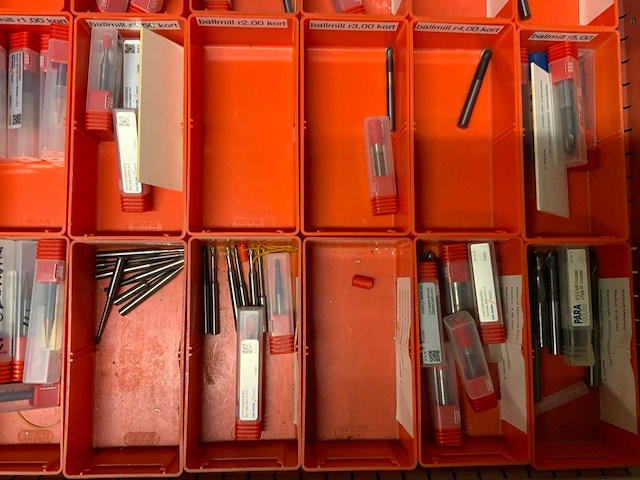 Lokoma ladekast met diverse freesgereedschap - afbeelding 17 van  59