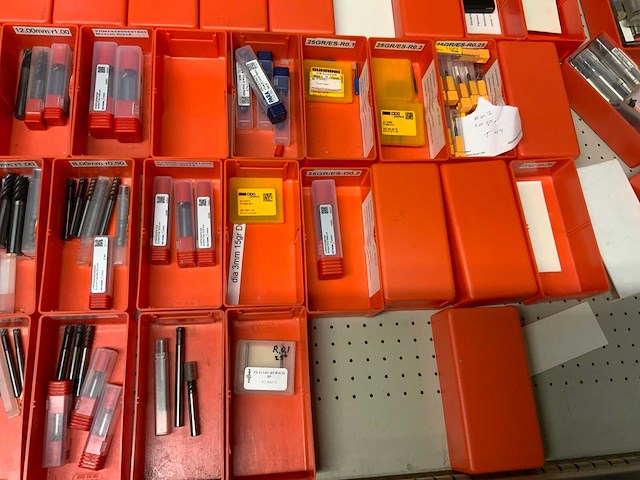 Lokoma ladekast met diverse freesgereedschap - afbeelding 20 van  59