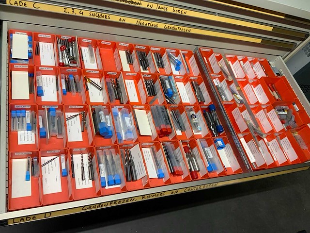 Lokoma ladekast met diverse freesgereedschap - afbeelding 25 van  59