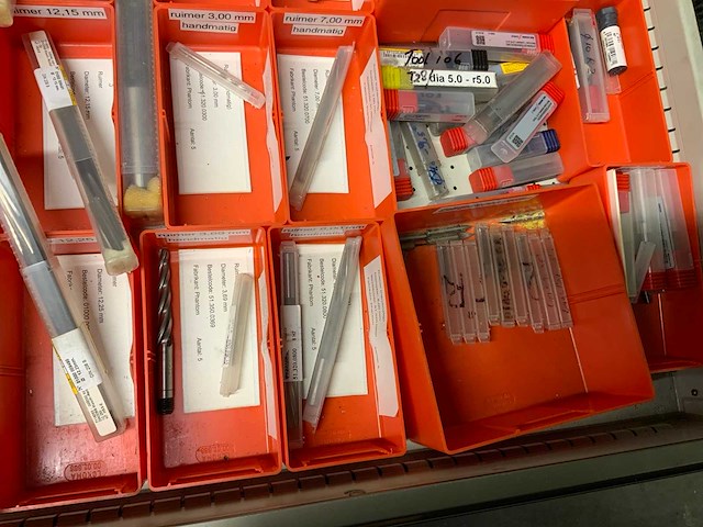 Lokoma ladekast met diverse freesgereedschap - afbeelding 27 van  59