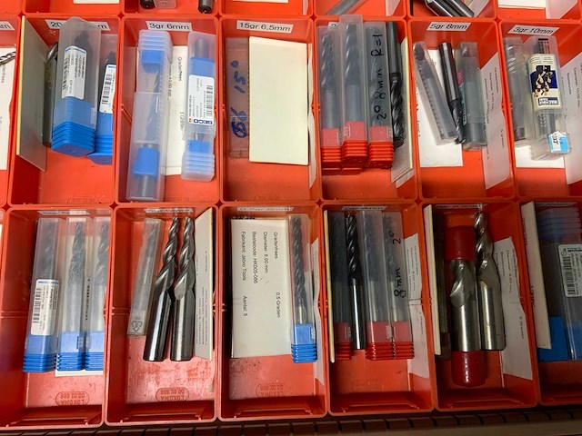 Lokoma ladekast met diverse freesgereedschap - afbeelding 31 van  59