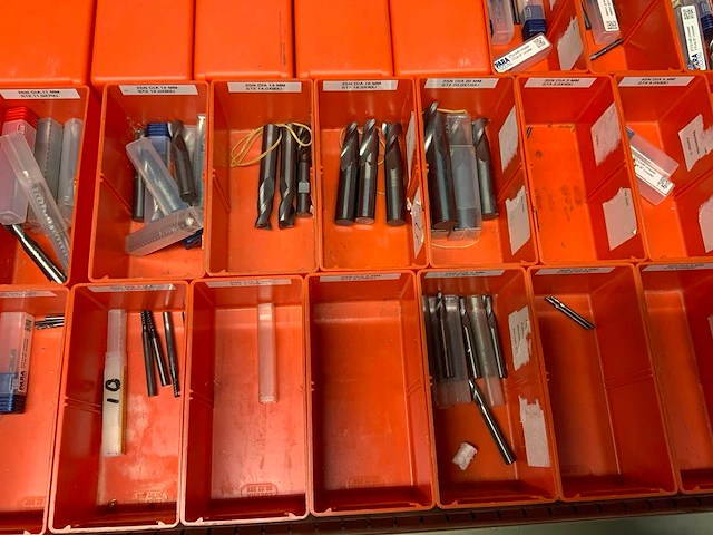 Lokoma ladekast met diverse freesgereedschap - afbeelding 39 van  59