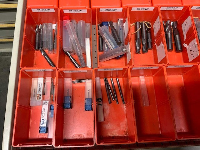 Lokoma ladekast met diverse freesgereedschap - afbeelding 40 van  59