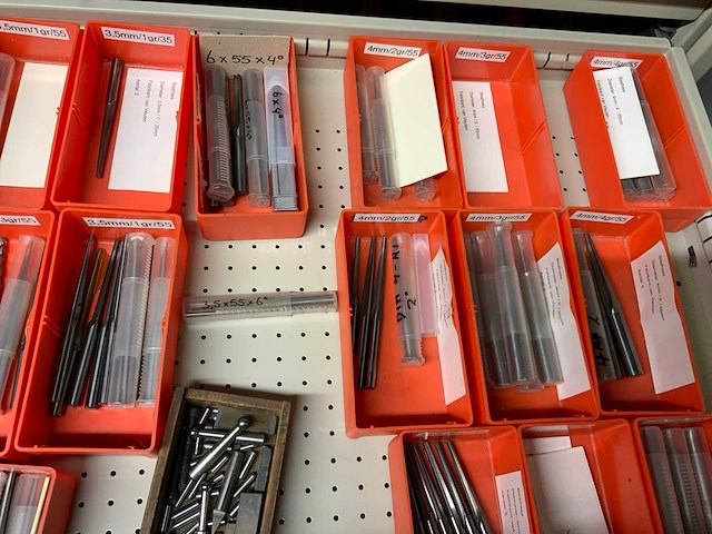 Lokoma ladekast met diverse freesgereedschap - afbeelding 42 van  59