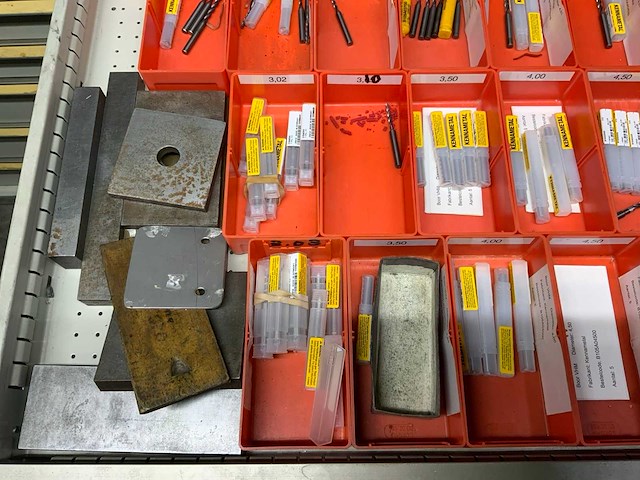 Lokoma ladekast met diverse freesgereedschap - afbeelding 55 van  59