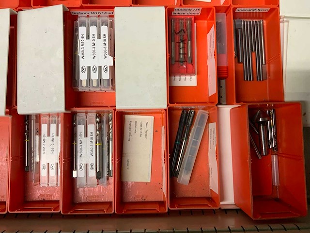 Lokoma ladekast met diverse freesgereedschap - afbeelding 59 van  59