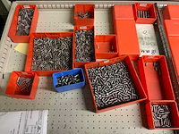 Lokoma ladekast met diverse gereedschap en materialen - afbeelding 13 van  20