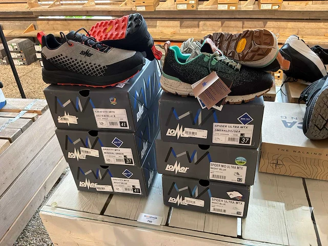 Lomer wandelschoenen (6x) - afbeelding 1 van  4