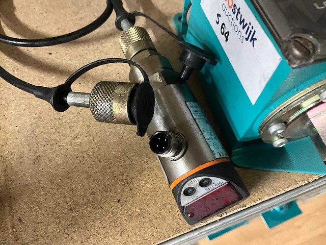 Londex univar 2 drukschakelaar - afbeelding 1 van  3