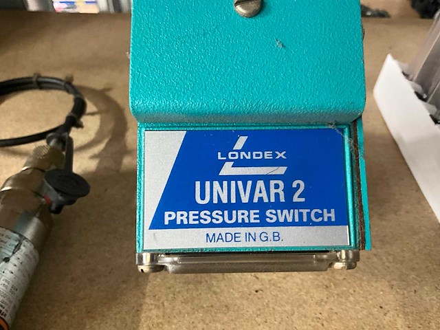 Londex univar 2 drukschakelaar - afbeelding 2 van  3