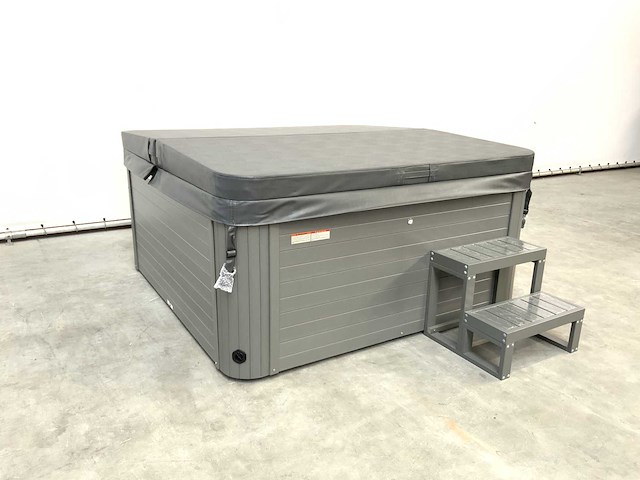 London with nordic insulation - jacuzzi 5 personen 230v - afbeelding 12 van  17