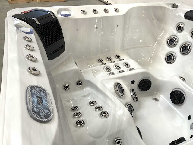 London with nordic insulation - jacuzzi 5 personen 230v - afbeelding 6 van  13