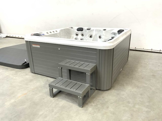 London with nordic insulation - jacuzzi 5 personen 230v - afbeelding 12 van  16