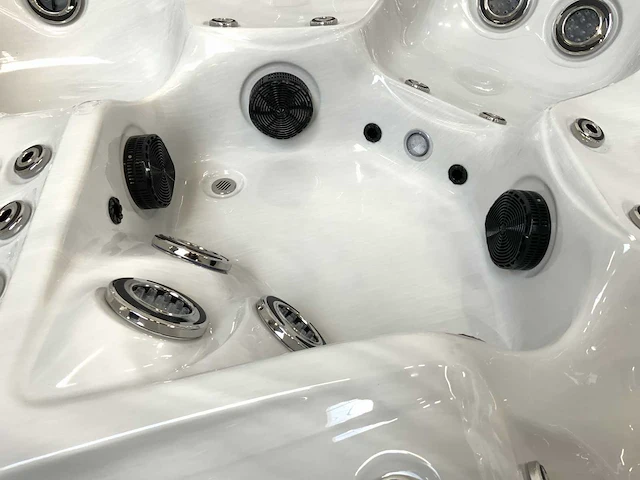 London with nordic insulation - jacuzzi 5 personen 230v - afbeelding 3 van  19