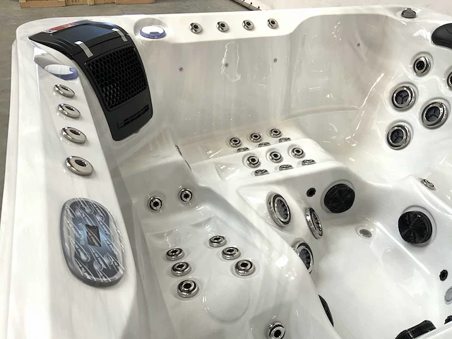 London with nordic insulation - jacuzzi 5 personen 230v - afbeelding 7 van  19