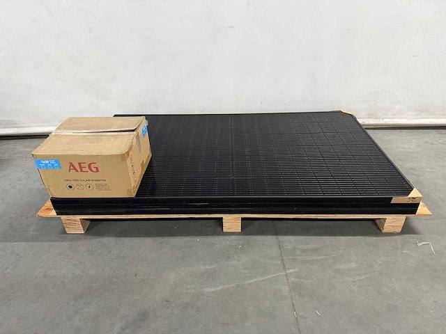 Longi - set van 3 zonnepanelen - aeg 1.0 omvormer - afbeelding 1 van  2