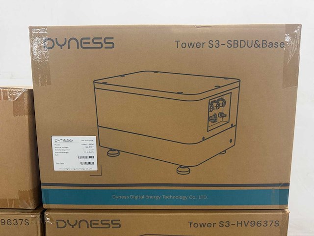 Longi + dyness - set van 16 zonnepanelen - hybride omvormer - 10,65 kwh batterij - afbeelding 9 van  10