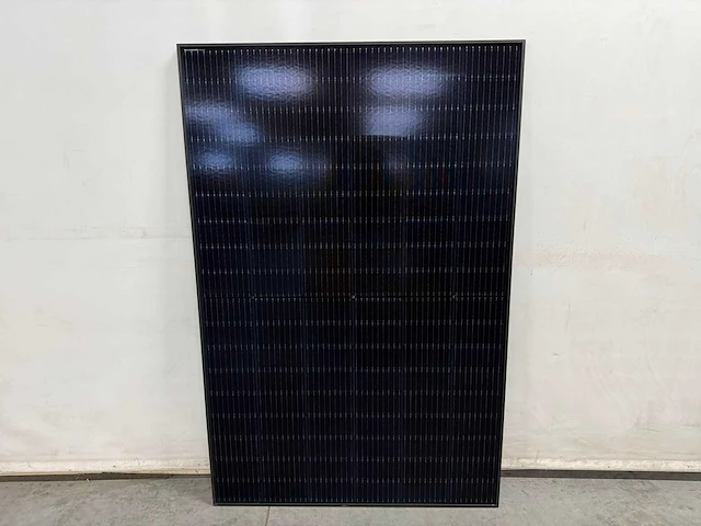 Longi + dyness - set van 20 zonnepanelen - hybride omvormer - 14,2 kwh batterij - afbeelding 5 van  11