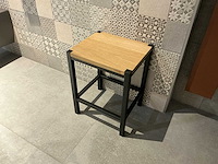 Looox - wooden - kruk - afbeelding 1 van  7