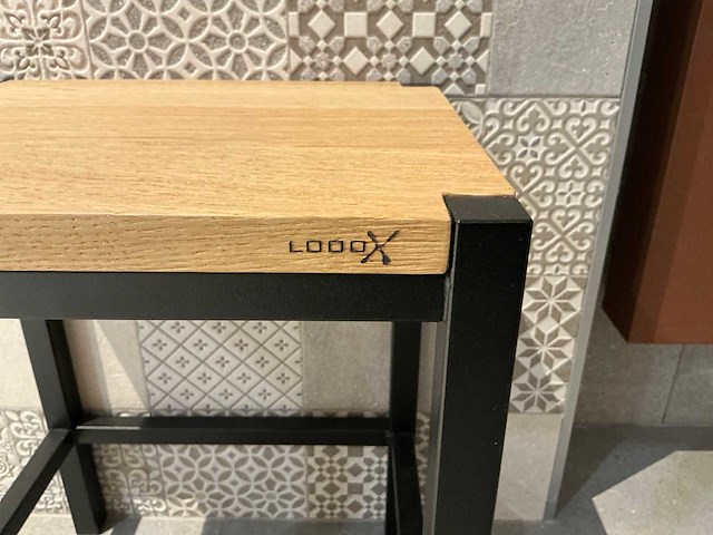 Looox - wooden - kruk - afbeelding 6 van  7