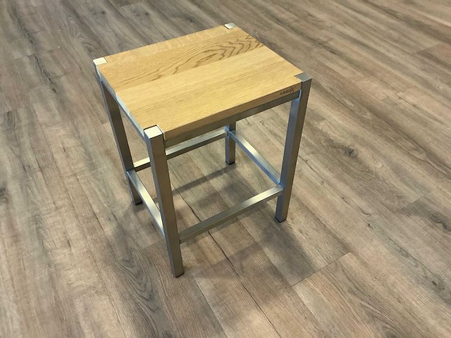 Looox - wooden stool - kruk - afbeelding 3 van  8
